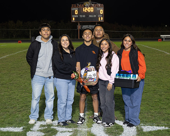 FBSeniorNight_R3__0001.jpg