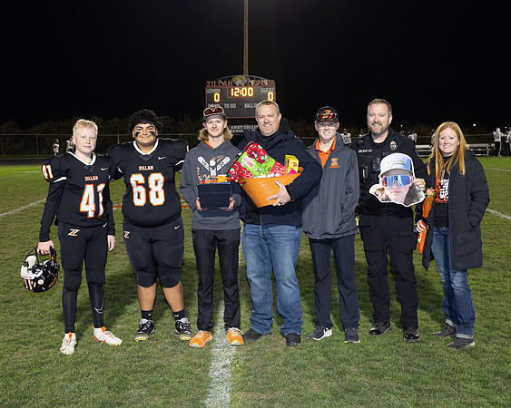 FBSeniorNight_R3__0029.jpg