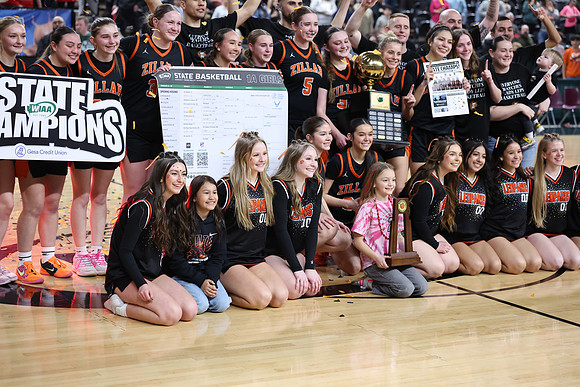 ZHSGBB_Kings Celebration_R32_3245.jpg