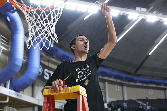 ZHSGBB_Kings Celebration_R3__1134.jpg