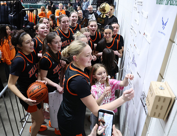 ZHSGBB_Kings Celebration_R3__1532.jpg
