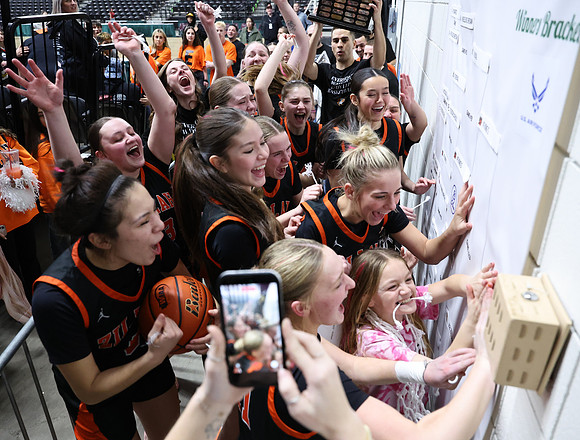 ZHSGBB_Kings Celebration_R3__1552.jpg