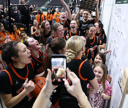 ZHSGBB_Kings Celebration_R3__1559.jpg