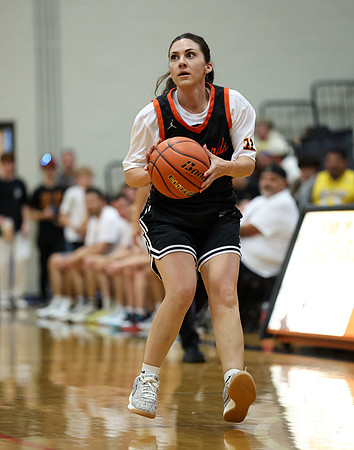 StaffBB_R32_0737.jpg
