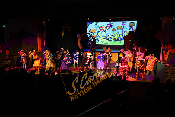 Seussical_1DX30003.jpg
